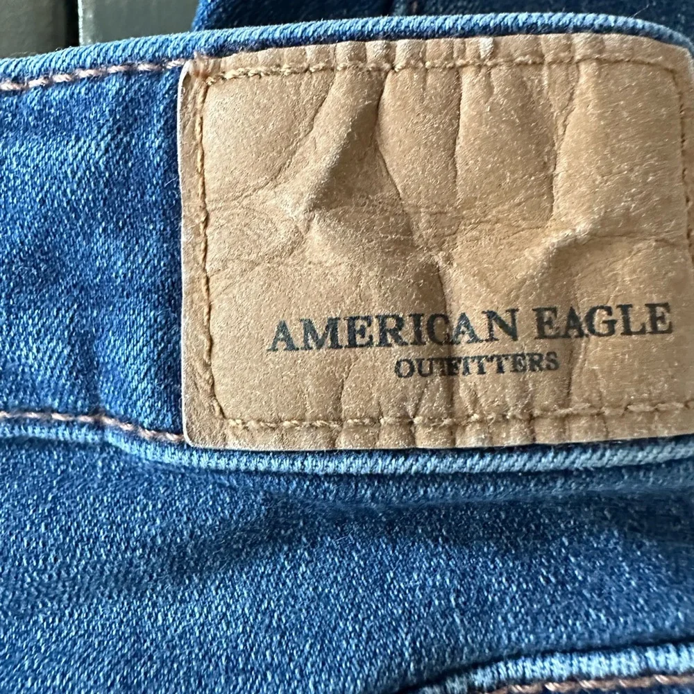 American Eagle highly distressed Jeggings - size 8 long - Picture 4 of 8